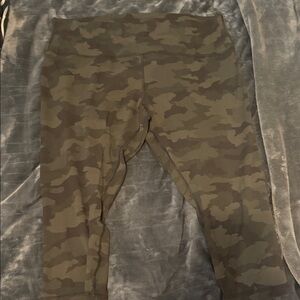 lululemon athletica Camouflage Leggings - Olive and Brown